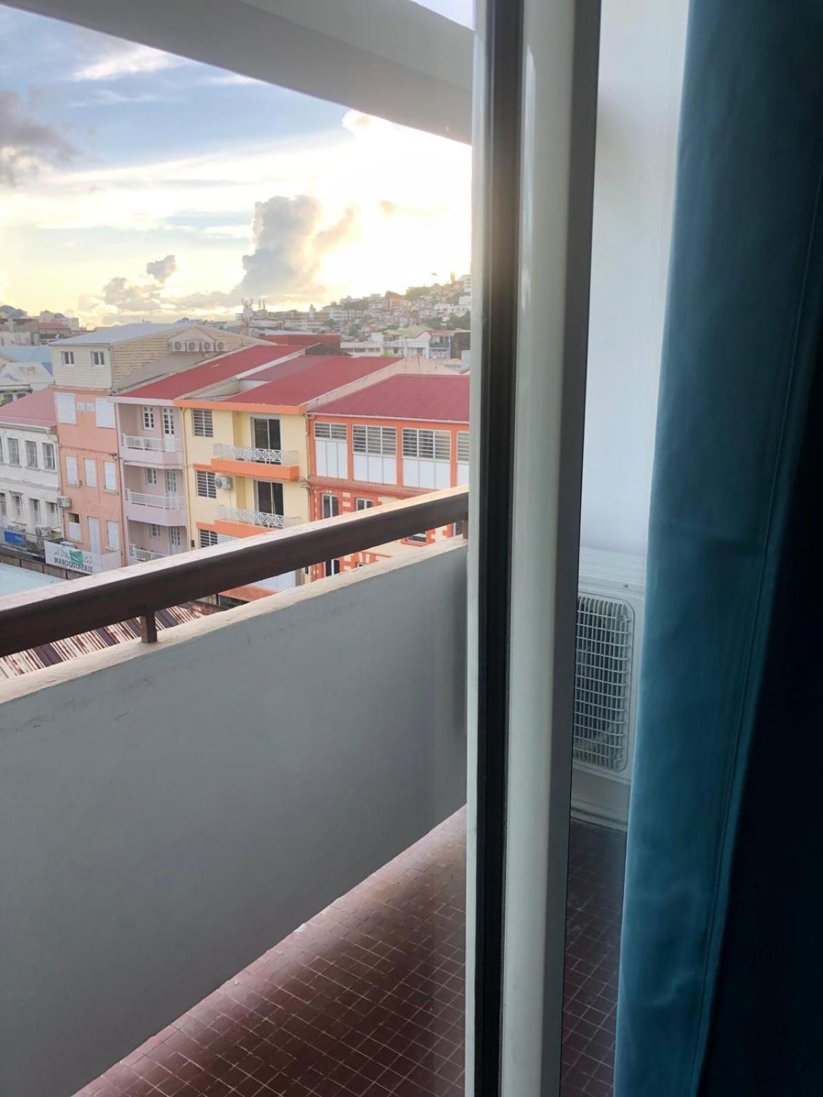 Appartement Au Coeur De Fort De France A Cote De La Bibliotheque Schoelcher! Luaran gambar